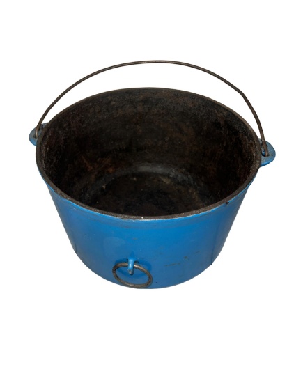 Blue Enamel Favorite Piquaware no. 7 Cast Iron flat bottom kettle w/ bail handle