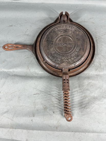 Griswold/ Puritan No. 8 Waffle Iron w/ low base