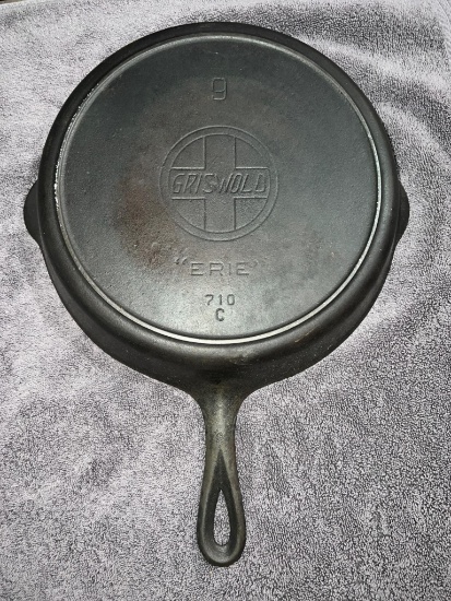Griswold no. 9 Slant Block Logo cast Iron Skillet w/ heat ring