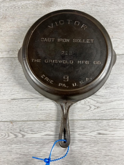 Victor no. 9 Cast Iron Skillet