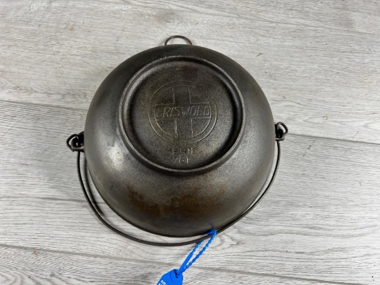 Griswold No. 3 Scotch Bowl, slant logo