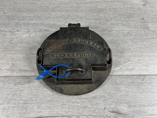 Alfred Andresen Inc. Minneapolis waffle iron