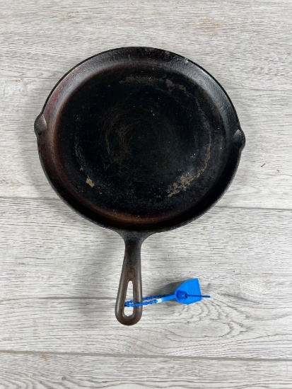 Griswold no. 109 Cast Iron Handled Griddle