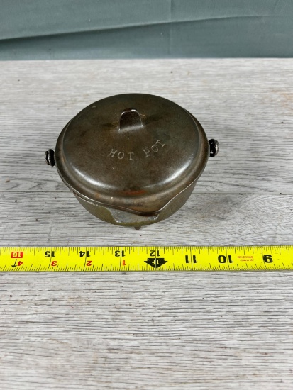 Griswold Self Serving Kettle w/ lid