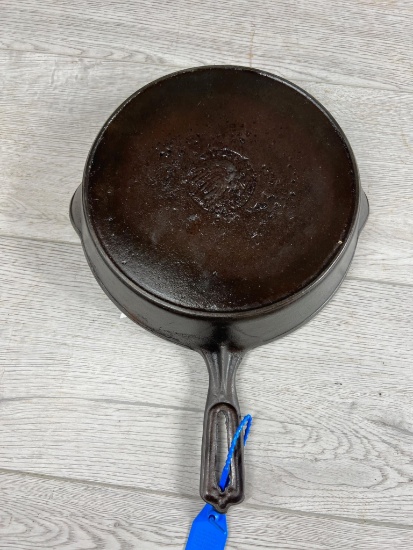 Wapak Inidianhead no. 8 cast iron skillet w/ heat ring, logo is rough