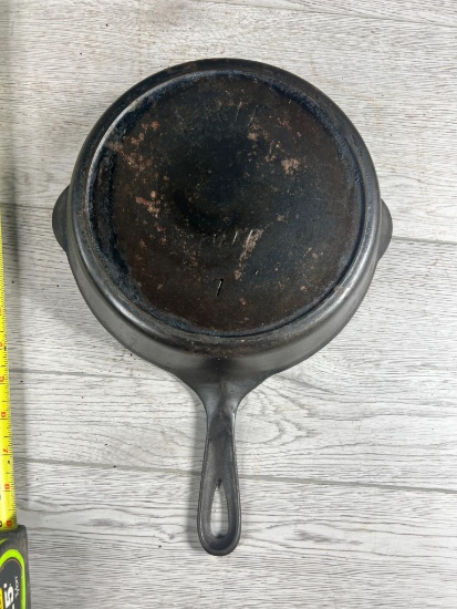 Erie No. 7 Cast Iron Skillet w/ stylized logo