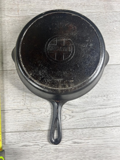 Griswold No. 10 Cast Iron Skillet, Large Block w/ heat ring