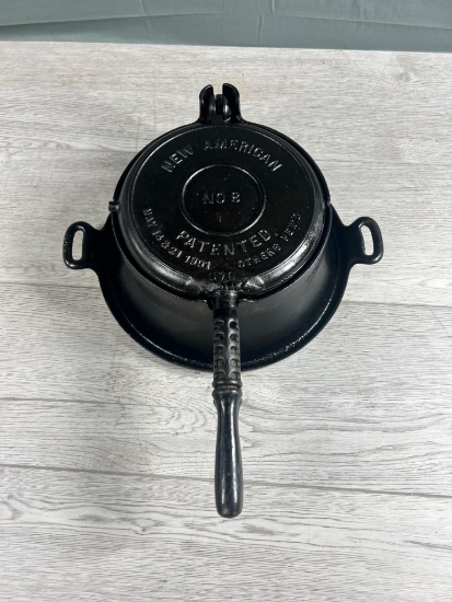 New American no. 8 Waffle Iron w/ high base