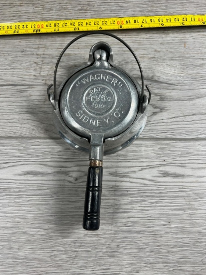 Wagner Aluminum Waffle Iron