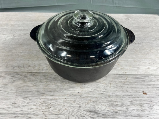 Griswold No. 8 Dutch Oven w/ Griswold Glass Lid