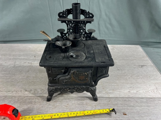 Crescent Model stove w/ accessories
