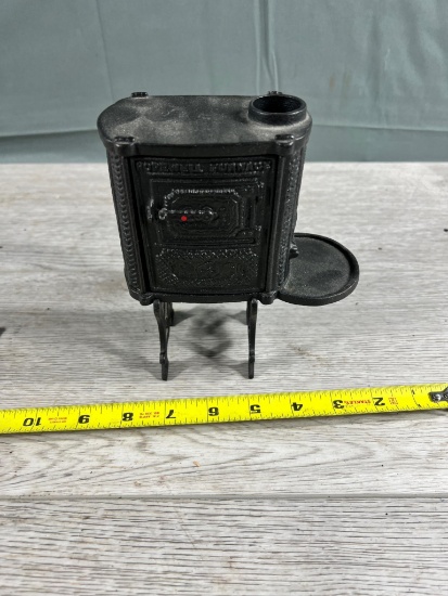 Miniature Stove, doll size