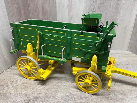Model John Deere box wagon