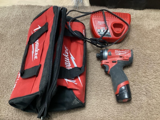 Milwaukee 12 Volt Impact Driver with Battery and Charger
