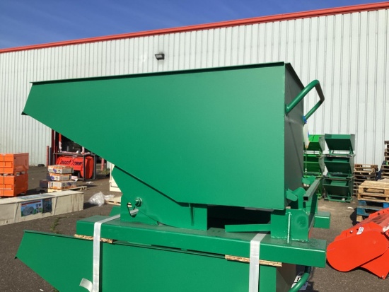 (Inv.184) New Unused EINGP Model TG50 Self Dumping Hopper, 0.5 Cubic Yard