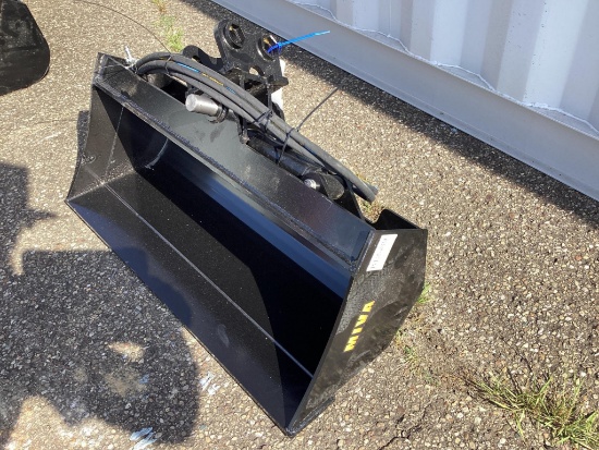 New Unused Miva 32" Hydraulic Tilt Bucket Mini Excavator Attachment