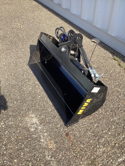 New Unused Miva 32" Hydraulic Tilt Bucket Mini Excavator Attachment