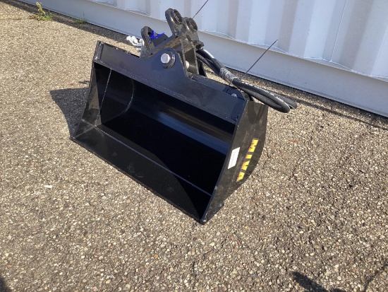 New Unused Miva 24" Hydraulic Tilt Bucket Mini Excavator Attachment