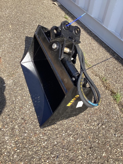 New Unused Miva 24" Hydraulic Tilt Bucket Mini Excavator Attachment