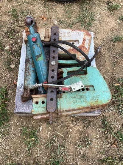 4 - 75 Lbs. tractor Weights and 2 Hydraulic 3 Point Top Links