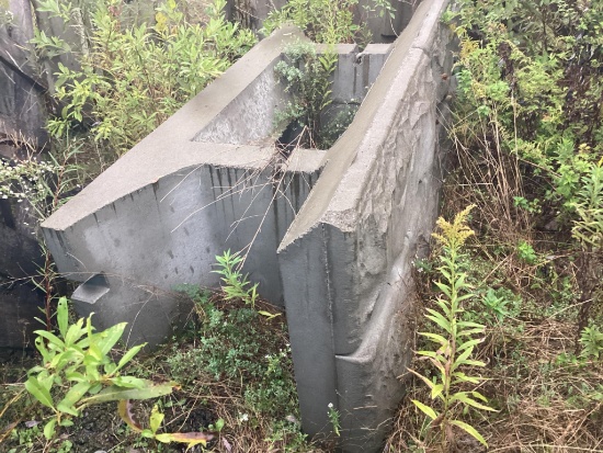 Precast Concrete Retaining Wall Block, 35" High x 44" Deep x 96" Long