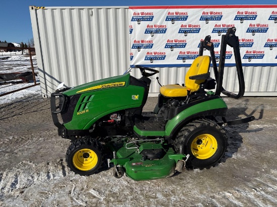(Inv.51095) John Deere 1025R Sub Compact Tractor, Loader, 60" Belly Mower, 4 Wheel Drive, 600 Hours,