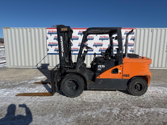 Doosan 0455-7 Forklift, 520.6 hrs., diesel 8800-# capacity SNFDB12-1930-01547
