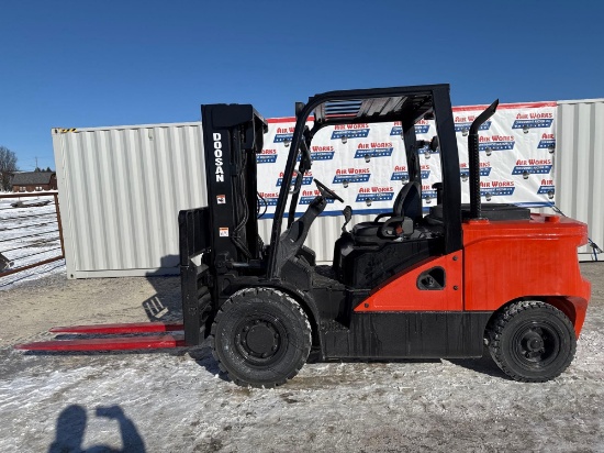 (Inv.53016) 2020 Doosan D45S-7 Forklift, 3 Stage Mast, Diesel, 68" Forks, 2528 Hours