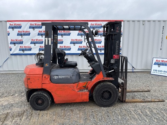 Toyota Forklift Mod. 7FGU25, 22914 hrs., 2 stg mast, 4900# lift LP Gas