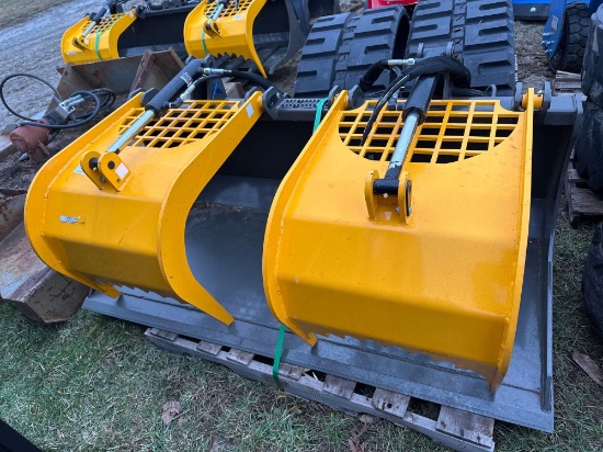 66" Mast Skidsteer Grapple bucket.