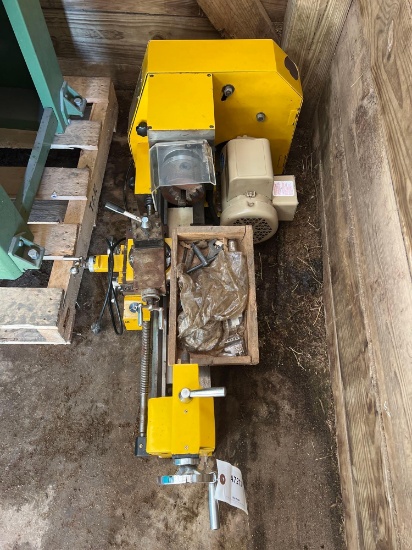 Central Machinery Bench Lathe, 120v