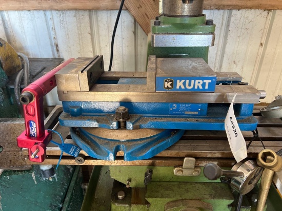 Kurt Model D688 Machine Vise w/Angle Mount Plate