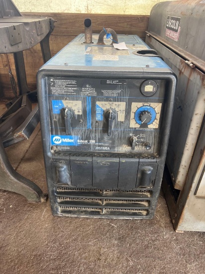 Miller Bobcat 250 Portable Welder, 99.9hrs