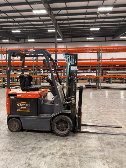 Toyota 7FBCU25 Electric Forklift, 3 Stage Mast, 4500 Lbs Capacity 36 Volt, 9858 Hrs