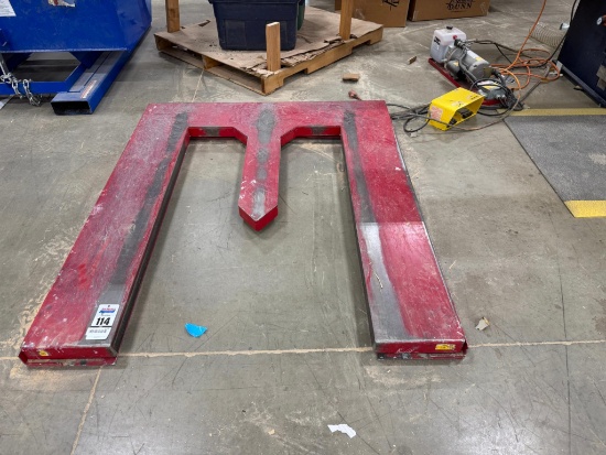 Southworth RollE2.2 Pallet Lift Table, Electric/ Hydraulic 2200 Lbs Capacity .