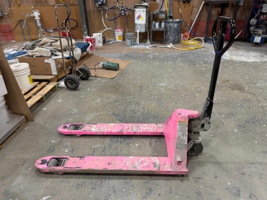 U-LIne AC25 Pallet Jack 5500 Lbs. Capacity . 15061436-6028