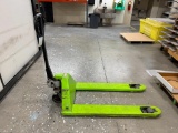 U-Line AC25 Pallet Jack 5500 Lbs. Capacity . J17121436-651058