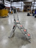 Little Giant Foldable4 Step Ladder .