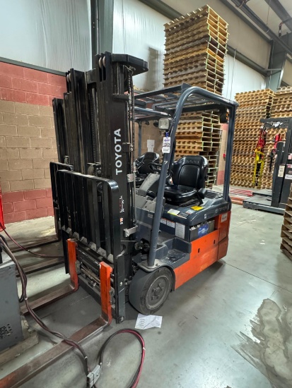 Toyota 8FBE15U Electric Forklift, 3 Stage Mast, 2650 Lbs. Capacity 36 Volt SN 14453