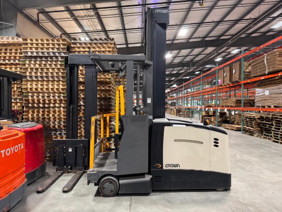 Crown TSP6000 Electric Man Up Turret Lift, 48 Volt, SN 1A318540