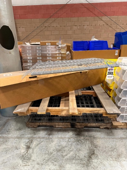 Pallet Lot Tear Drop Wire Decking - Dust Collection Pipe
