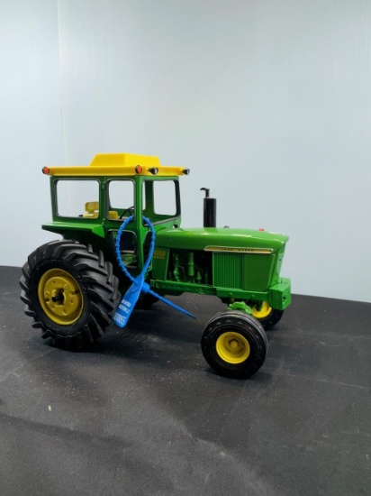 1/16 scale John Deere 400 Diesel