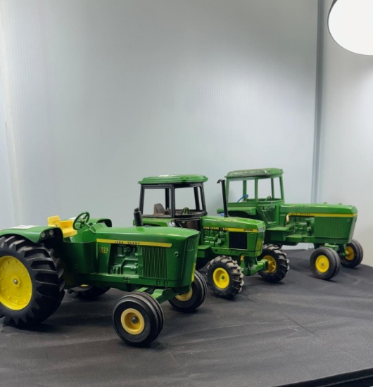 3 John Deere 1/16 scale Tractors 5020-2755
