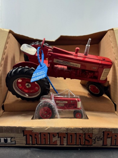 1/16 McCormick Farmall 350 with 1/16 NIB