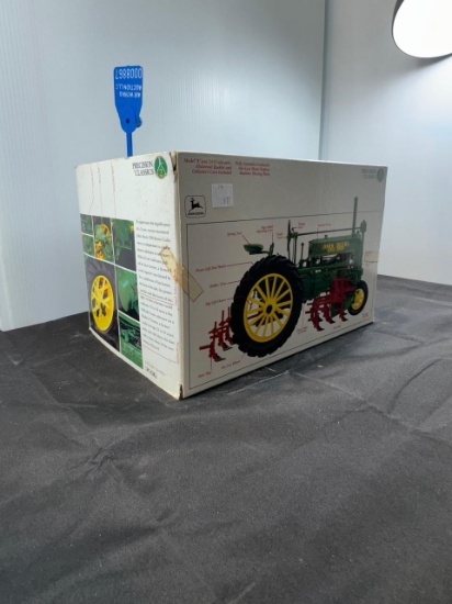 1/16 John Deere Precision Mod A 290 Cultivator NIB