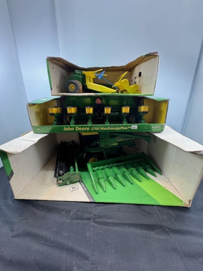 3-1/16 scale John Deere Combine Drill and Harvester