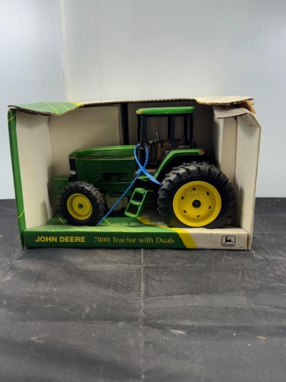 1/16 John Deere 7800 with Cab NIB