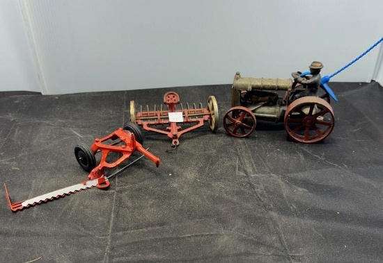 Lot 3 miniatures Miller Rake Tractor