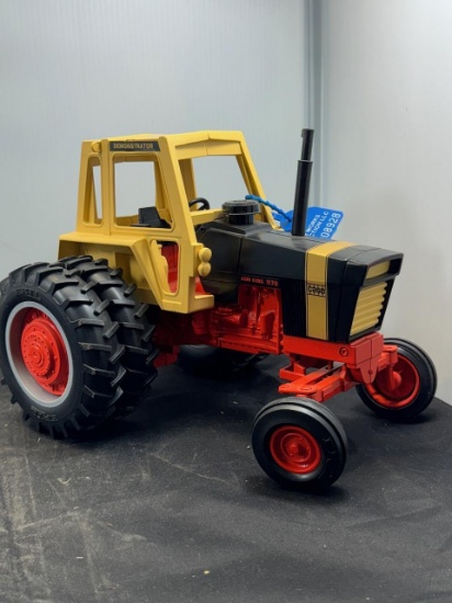 1/16 scale CASE 1170 Agri King Demonstrator Duals