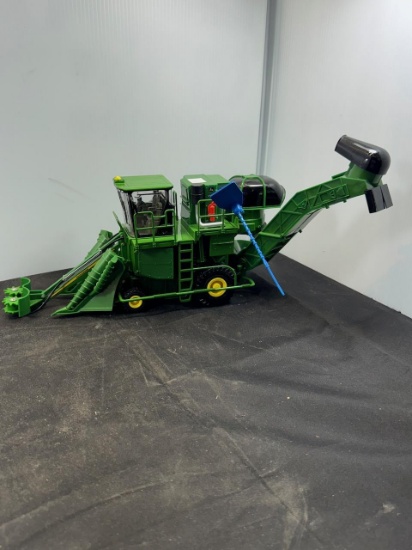 1/16 scale John Deere combine 9520 High Detail
